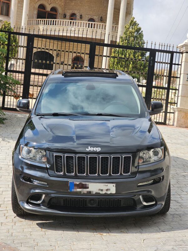 Jeep SRT8 2013 - Image 21