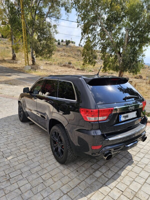 Jeep SRT8 2013 - Image 23