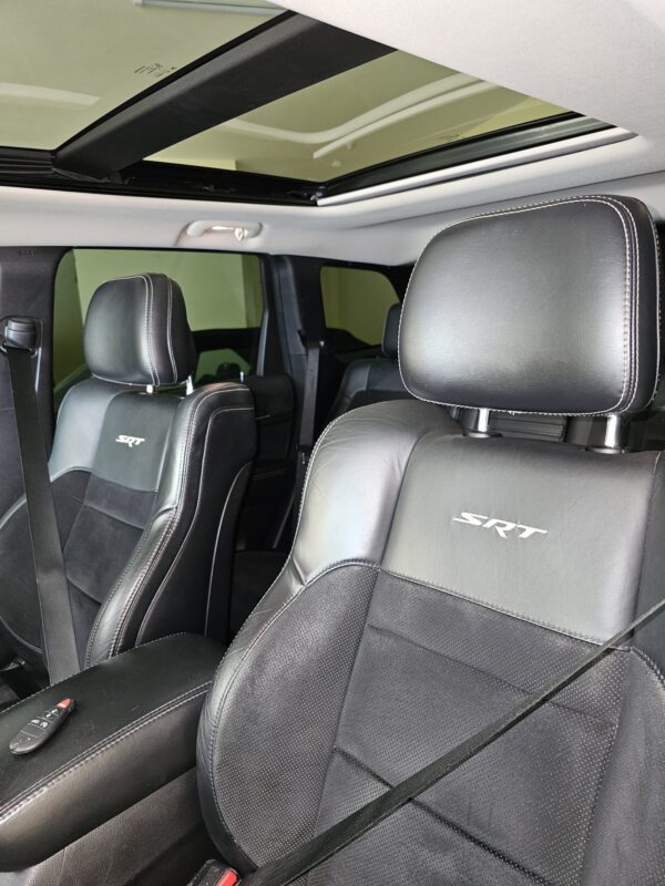 Jeep SRT8 2013 - Image 15