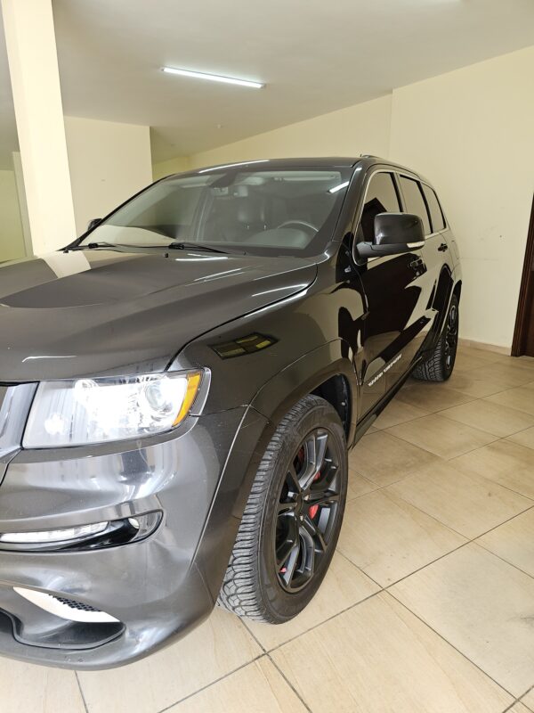 Jeep SRT8 2013 - Image 20